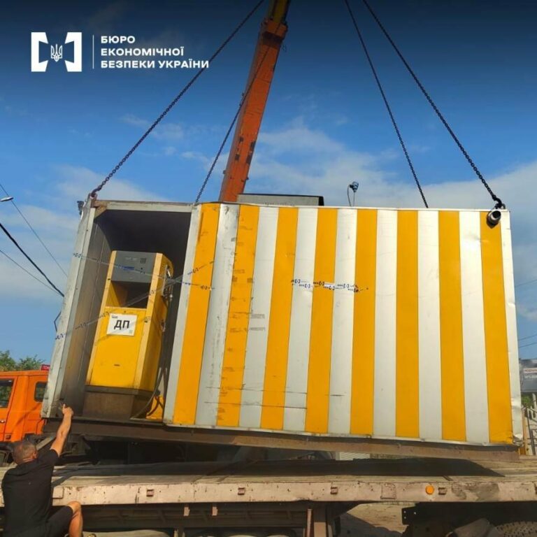 БЕБ ліквідувало нелегальну заправку під Одесою: всі подробиці та фото