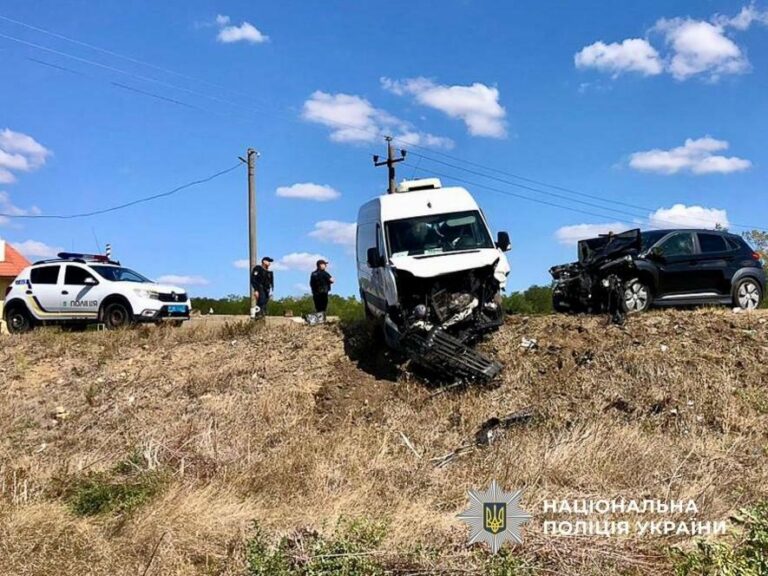 ДТП на Одещині: чотири особи потрапили до лікарні – подробиці у фотографіях.