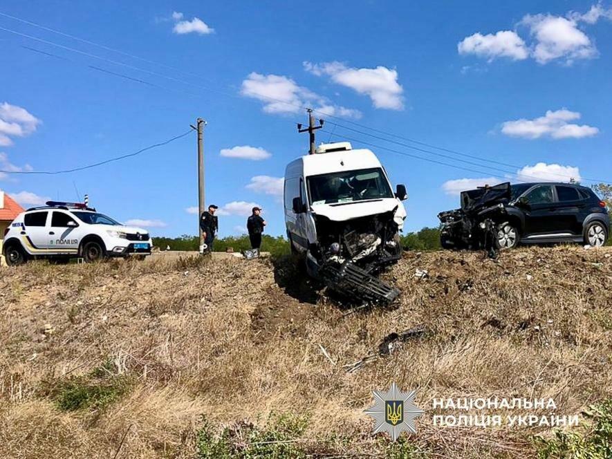 ДТП на Одещині: чотири особи потрапили до лікарні – подробиці у фотографіях.