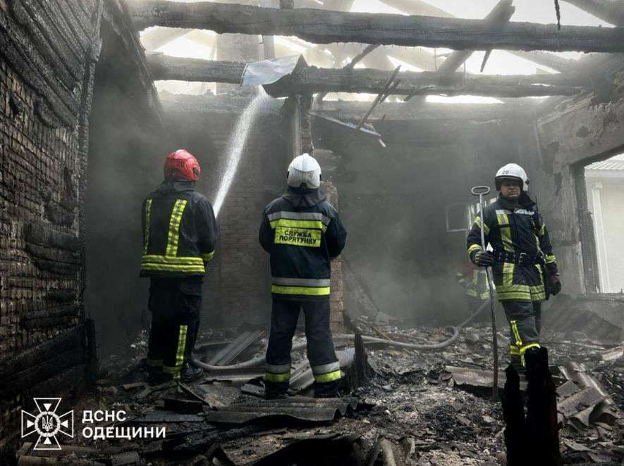 Трагічне відкриття: під час ліквідації пожежі на Одещині рятувальники натрапили на бездиханне тіло, – ФОТО