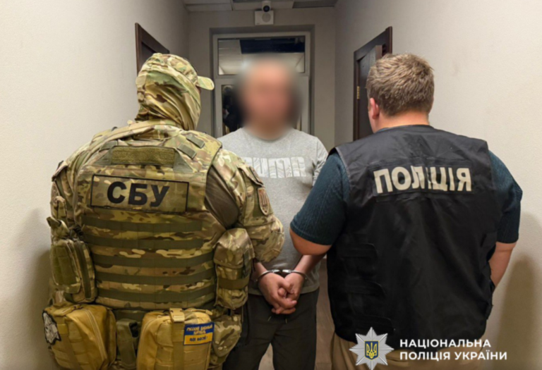 В Одеській області солдат вимагав 4 тисячі доларів за прийом у добровольчий підрозділ територіальної громади.