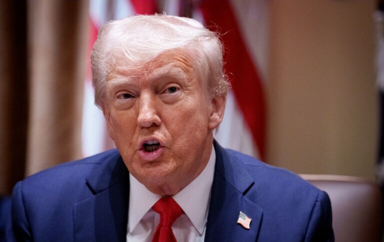 Трамп закликав Путіна припинити військові дії в Україні.