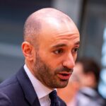 Військова допомога Україні від Франції – у Макрона зробили заяву після зміни прем’єра