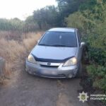 Нетверезий злодій без прав на викраденій автівці розбив паркан в Одещині