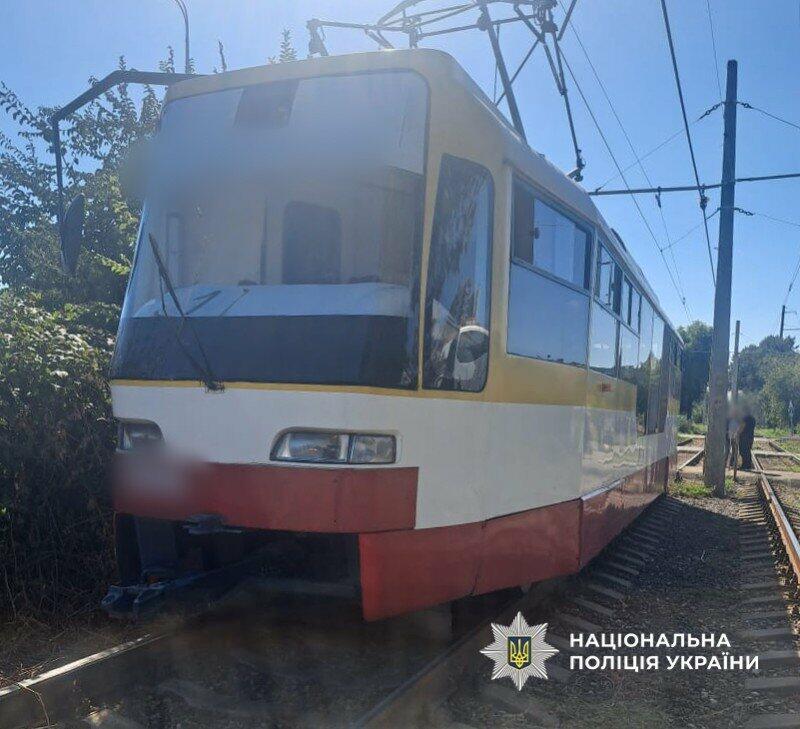 У Одеському районі трамвай на пішохідному переході травмував 78-річну жінку: подробиці події.