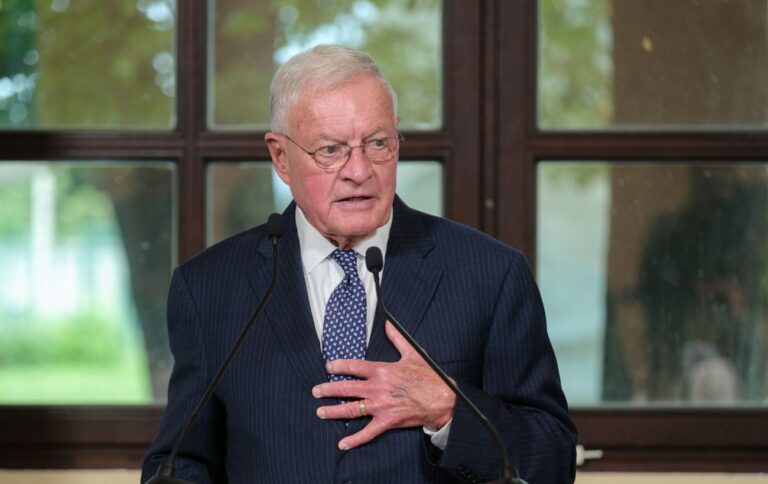 Європа вважає, що може надерти дупу Росії, каже Келлог