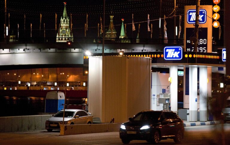 В Росії посилюється паливна криза: АЗС активно закриваються.