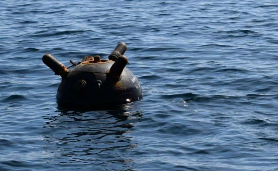 В Одеській області ліквідували морську міну, що дрейфувала у водах – ВІДЕО