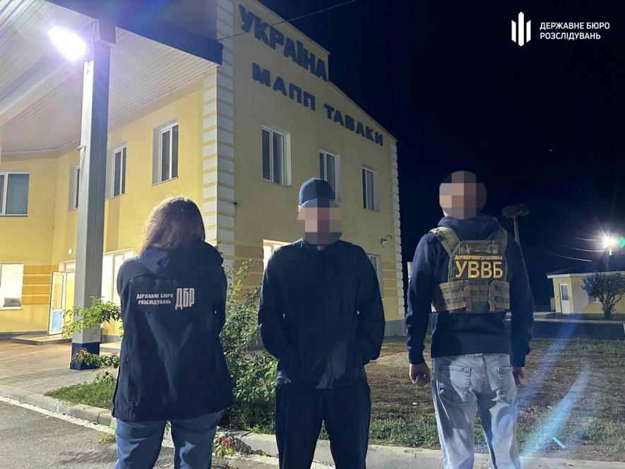 Військовий втеча: як жінка з інвалідністю з Одещини влаштувала від’їзд військових за кордон під час ‘медового’ місяця