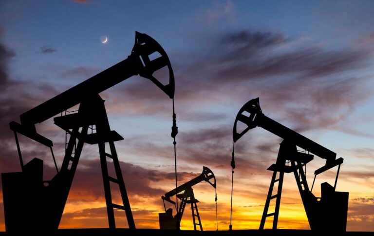 Ціни на нафту зросли через російські агресивні дії поблизу кордонів НАТО.