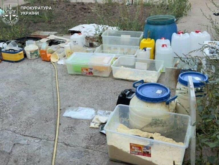 Одеська “лабораторія смерті”: конфіскація психотропних речовин та обладнання на мільйони гривень – ФОТО