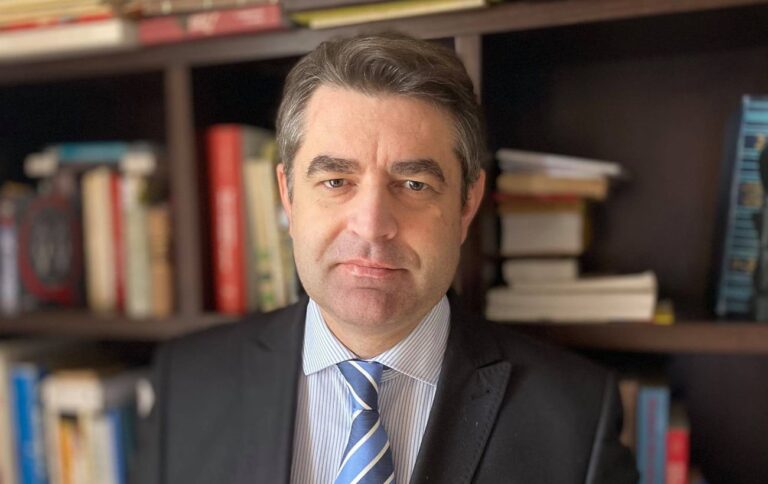 Китай повинен інтенсивніше підтримувати мирні переговори для завершення війни в Україні, зазначають у Міністерстві закордонних справ.