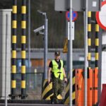 Українців чекають довгі черги на кордоні з Польщею: офіційне попередження про затримки