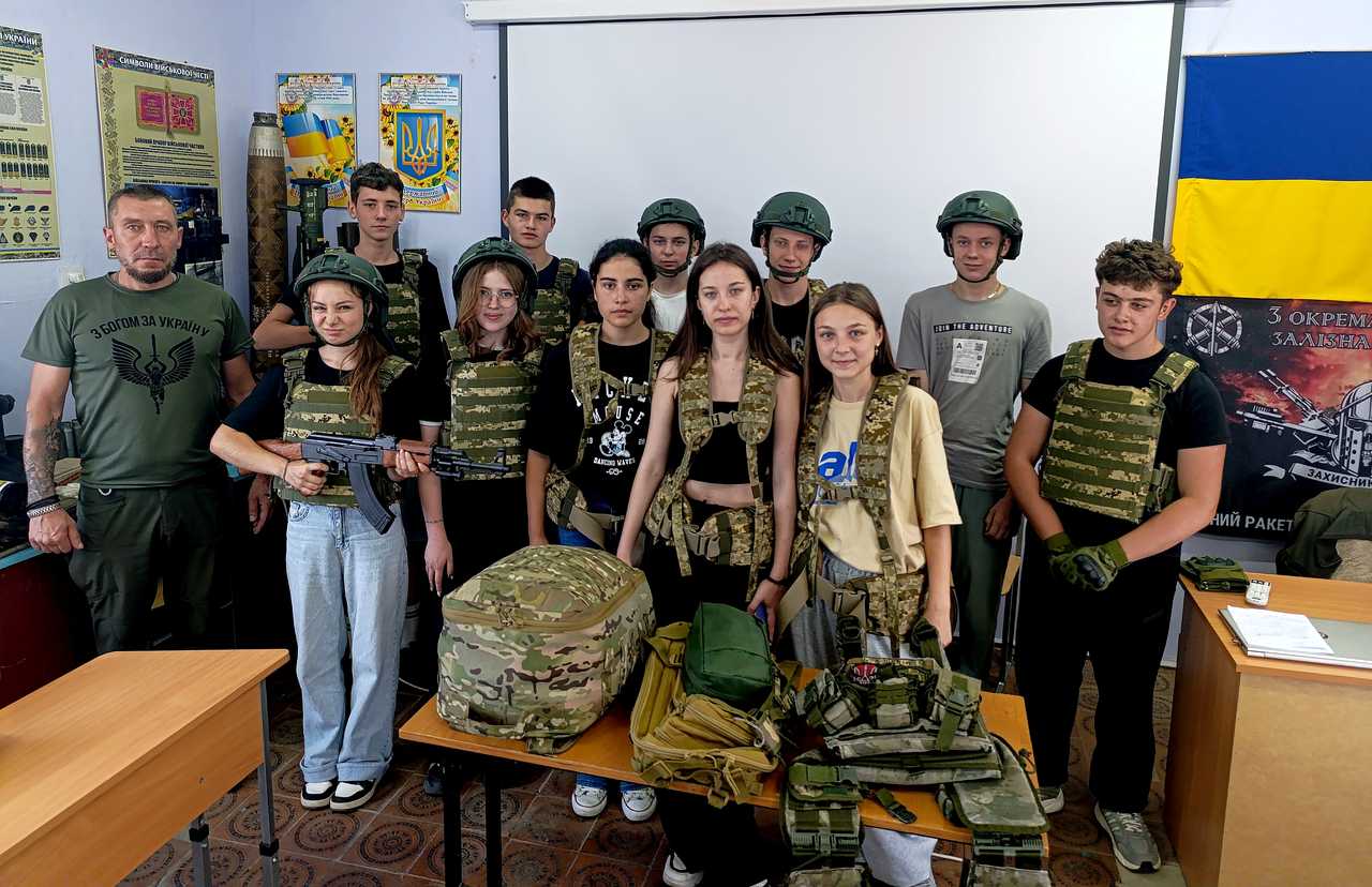 Старшокласники Одещини навчаються дронам, стрільбі та першій допомозі