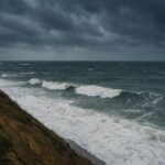 Одещина готується до негоди: штормове попередження на нічні зливи та поривисті вітри