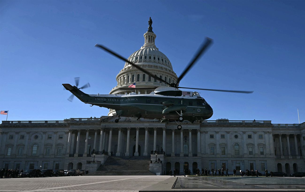 У США затримали чоловіка за використання лазерної указки щодо гелікоптера Трампа.