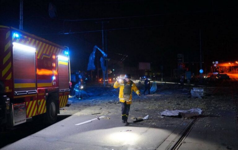 Вибухи в Запоріжжі 26 вересня: АТБ зазнав руйнувань, 9 тисяч мешканців залишилися без електрики.