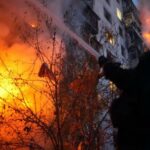 Сьогодні, 28 вересня, Київ, область та Запоріжжя зазнали обстрілу з пошкодженнями житлових будівель.
