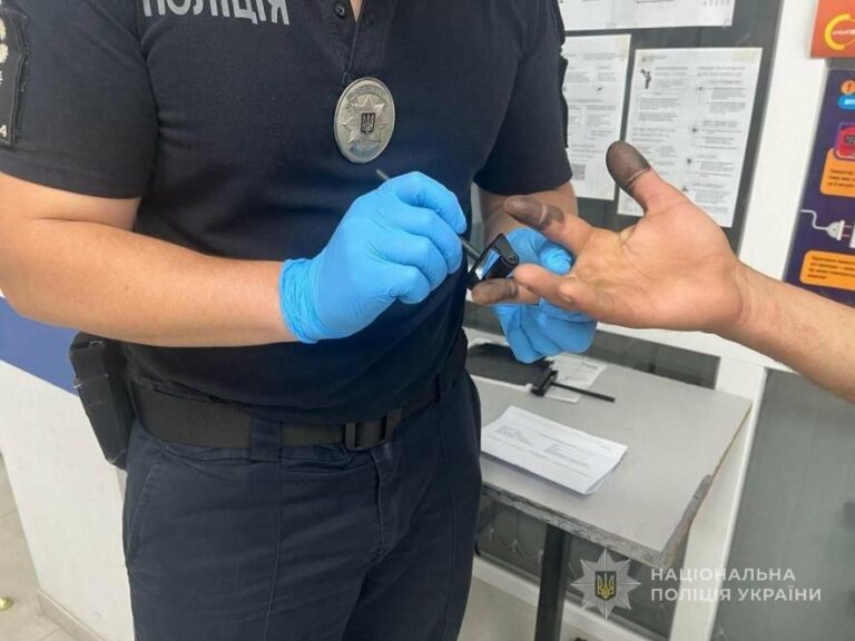 Чоловіка, який ногою зламав череп, чекає суд у Одеській області за насильство.