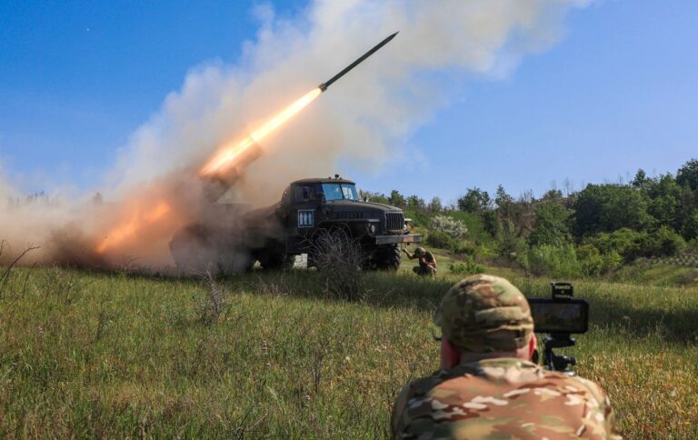 Генеральний штаб зазначив знищення російських складів БпЛА та боєприпасів у Донбасі.