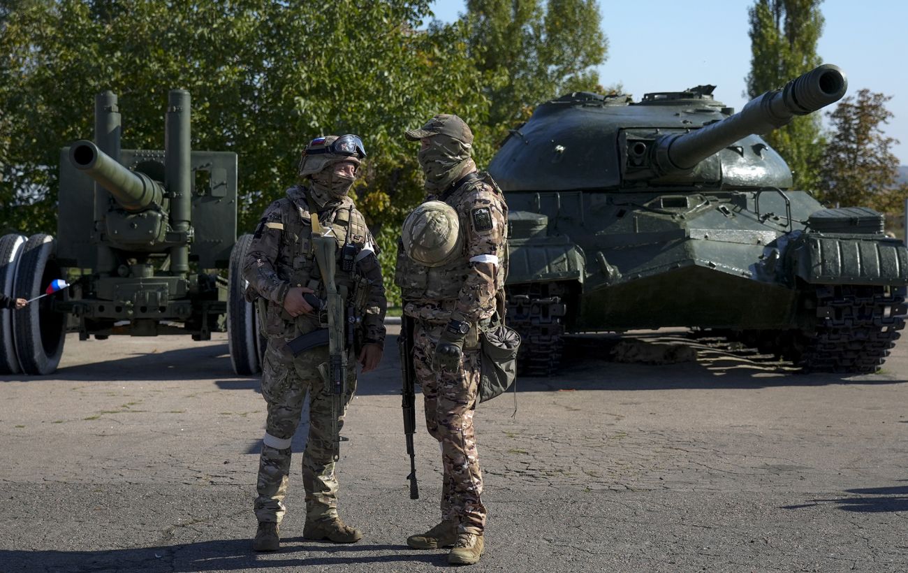 Росія вирішує проблеми з кадрами на окупованих територіях, завозячи людей із Москви