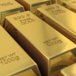 Ціна золота підскочила вище 3800 доларів на фоні політичної турбулентності в США.