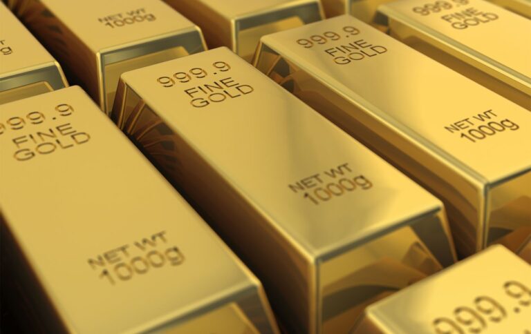 Ціна золота підскочила вище 3800 доларів на фоні політичної турбулентності в США.