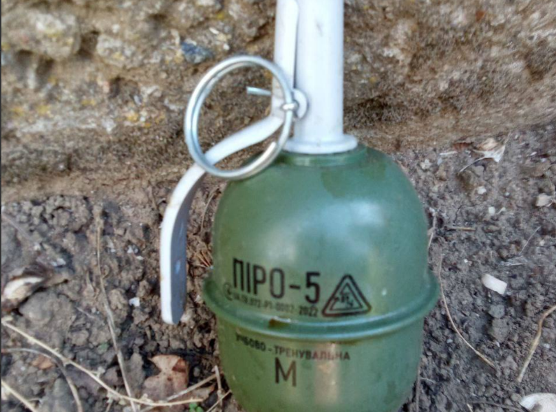 У Білгороді-Дністровському виявили гранату: чоловік звернувся до правоохоронців.