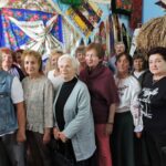 Як літні українці долають самотність під час війни: подорожі та клуби підтримки
