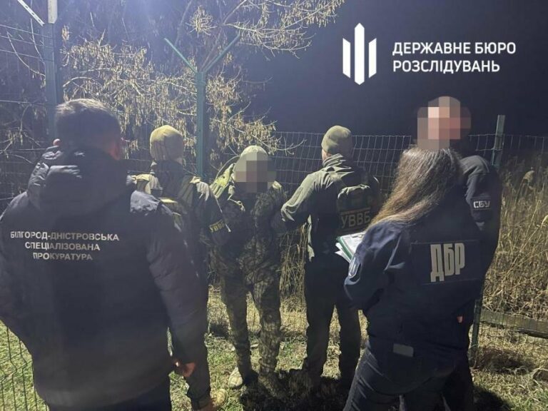 В Одеській області прикордонник створив власний “комерційний пост перевірки” – ФОТО