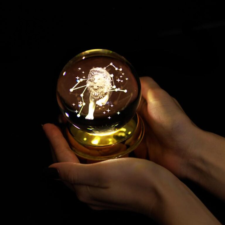 Світиться і вражає: незвичайні подарунки зі знаками зодіаку, які захоплюють з першого погляду