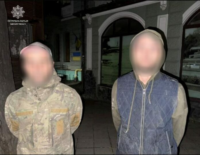 В Одесі затримали двох чоловіків за спробу викрадення металу
