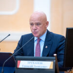 В Україні ухвалюють рішення щодо запобіжного заходу для Геннадія Труханова у справі про трагедію під час зливи в Одесі