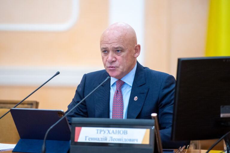 В Україні ухвалюють рішення щодо запобіжного заходу для Геннадія Труханова у справі про трагедію під час зливи в Одесі