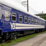 Укрзалізниця переживає проблеми: онлайн-придбання квитків відсутнє, доступні лише каси.