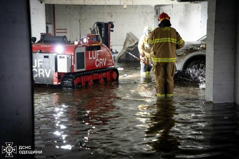 Після повені: зруйновані домівки, відсутнє електропостачання та тисячі постраждалих – ФОТО звіт.