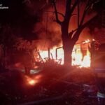 Лише за одну ніч під натиском атаки працювали близько ста рятувальників – ФОТО, ВІДЕО