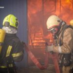 Вибухова пожежа під Одесою: згоріла СТО з автівками та обладнанням, – фото і відео