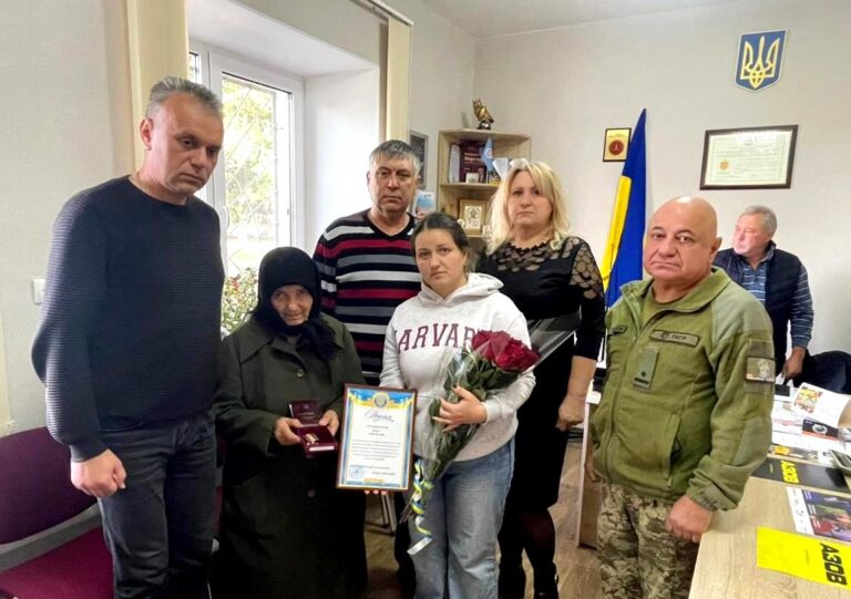 У Болградському районі посмертно вручили орден «За мужність» ІІІ ступеню рідним захисника