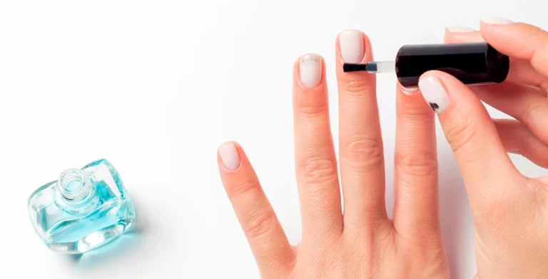 Від бази до олії: як зібрати систему догляду за нігтями