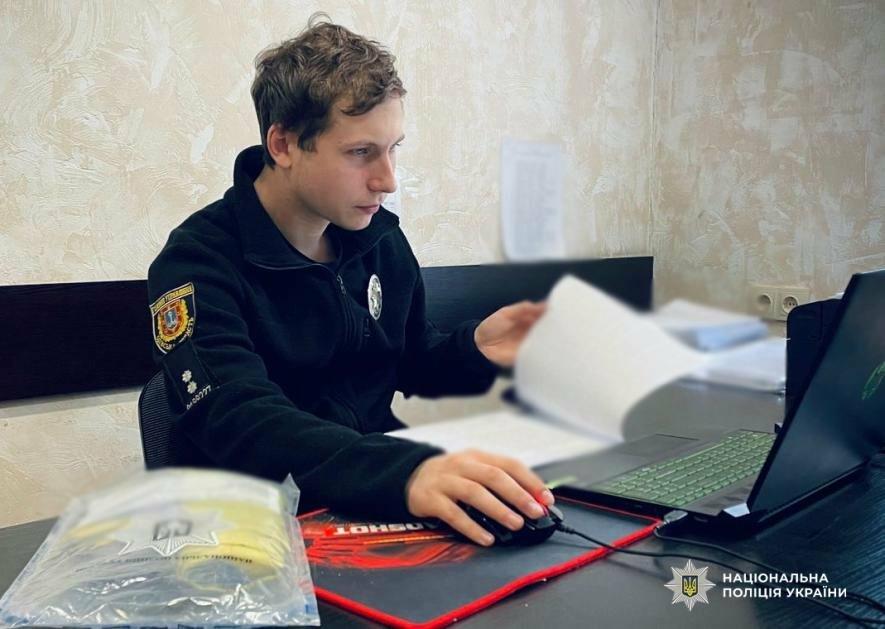 В Одесі жінку судитимуть за наругу над державним прапором: “плюнула” на національний символ