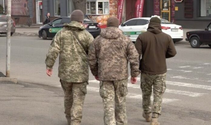 В Одесі військовослужбовець, що проходив лікування, став жертвою нападу співробітників військкомату