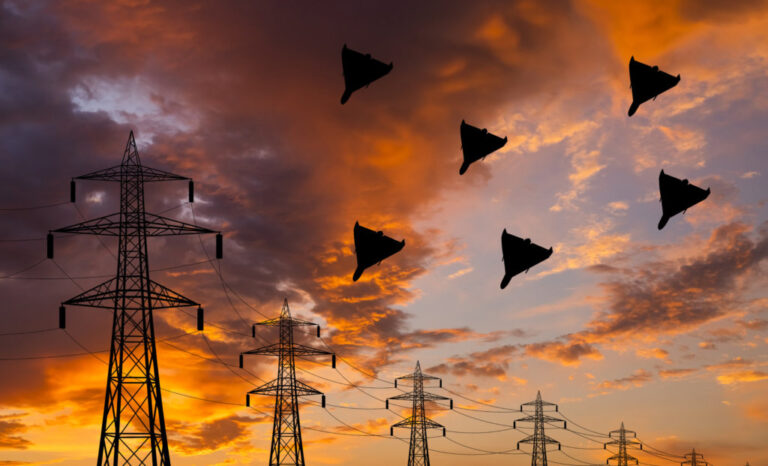 У темряві ночі Білгород-Дністровський піддався атаці ворожих дронів: місто залишилося без електрики та водопостачання.