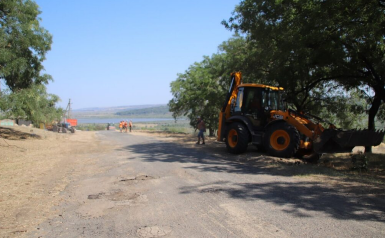 Болградська міська рада планує витратити 400 тисяч гривень з бюджету на підтримку місцевих автодоріг.