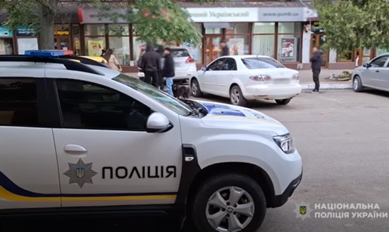 У Білгороді-Дністровському внаслідок автопригоди травмувалися дві сестри, які мають 18 і 7 років.