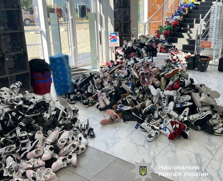 Одещина: прокуратура викрила потужну мережу підробок спортивних брендів на 33 мільйони гривень
