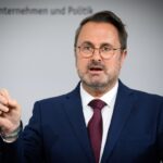 Великий герцог Анрі з Люксембургу залишає престол на користь наступника.