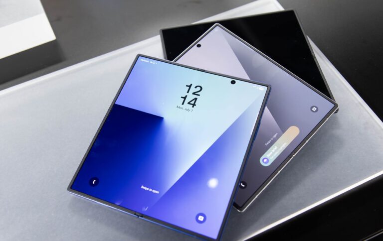 Samsung Galaxy Trifold: огляд характеристик і зображень смартфона