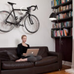 Як зберігати велосипед в квартирі: Повний гайд від підготовки до кріплення