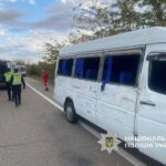 ДТП з маршруткою в Одеській області: водій та пасажири, у тому числі підліток, отримали поранення.